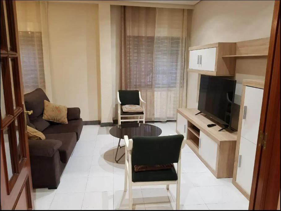 Private Room With Shared Bathroom Саламанка Екстериор снимка