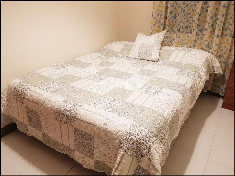 Private Room With Shared Bathroom Саламанка Екстериор снимка